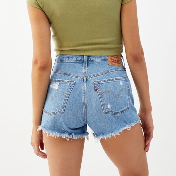 NEW Levi’s 501 High Rise Distress Shorts - Picture 3 of 11